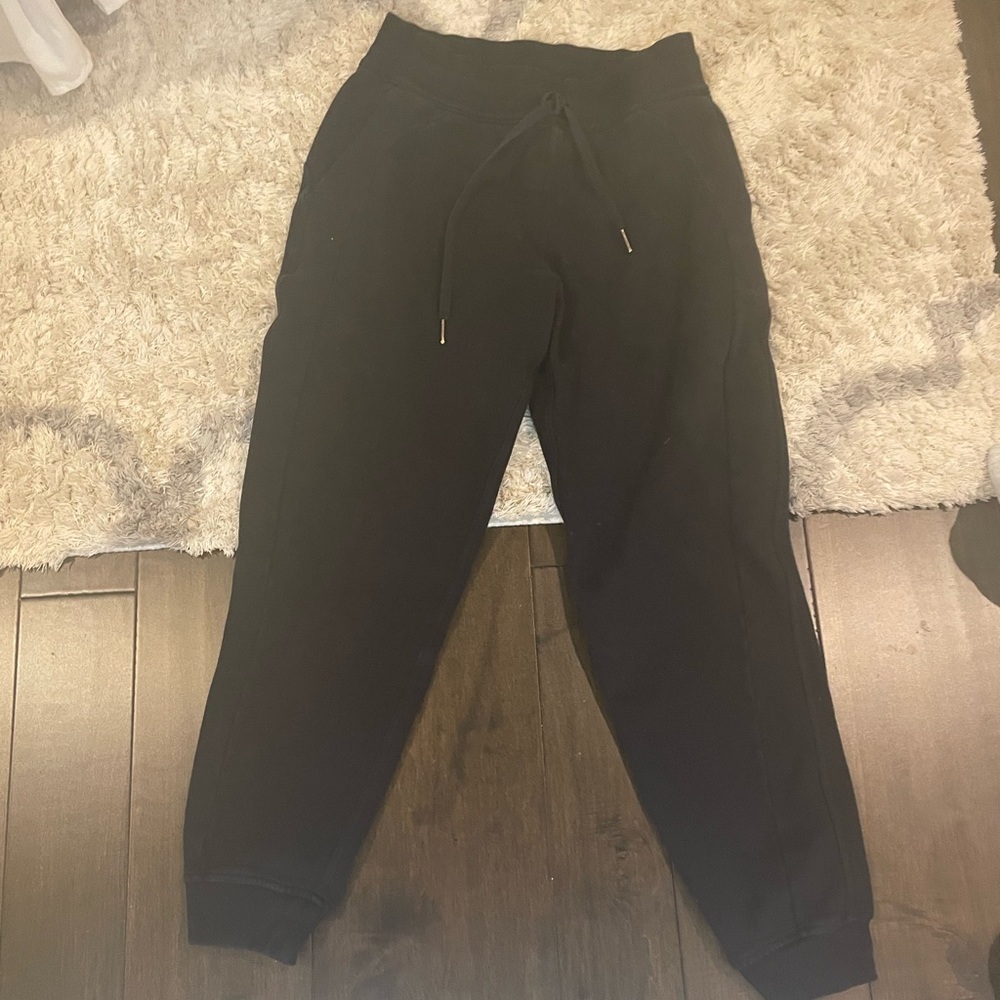 Black lululemon scuba joggers